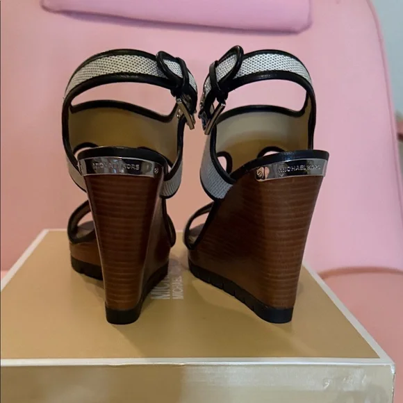 NWT Michael Kors Gillian Black and Cream Canvas Wedges - Picture 7 of 10